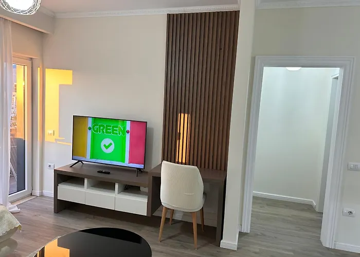 Apartman Spacious 2-bedroom Near Center *