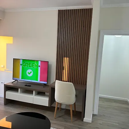 Апартаменты Spacious 2-bedroom Near Center *