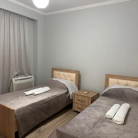 Spacious 2-bedroom Near Center Апартаменты *