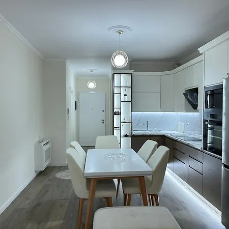 Apartment Spacious 2-bedroom Near Center
